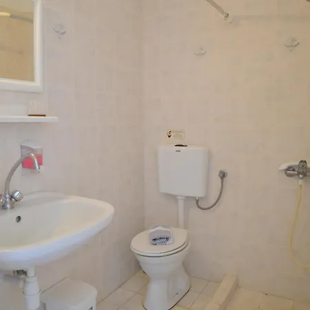 Gemilos Nook Apartament Adamantas (Milos)