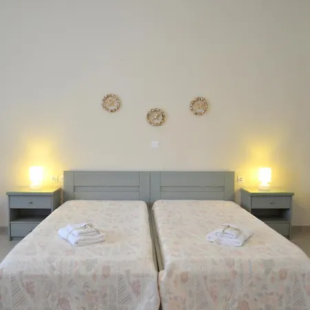 Gemilos Nook * Adamantas (Milos)