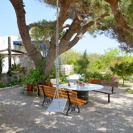 Gemilos Nook * Adamantas (Milos)