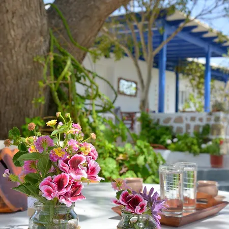 Gemilos Nook * Adamantas (Milos)