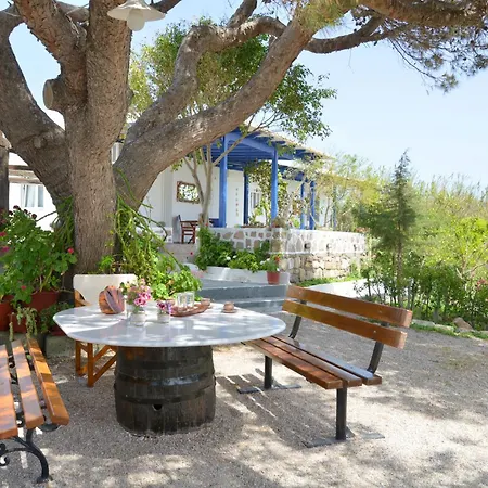 Apartment Gemilos Nook Adamantas (Milos)