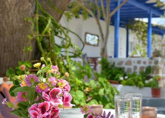 Gemilos Nook * Adamantas (Milos)