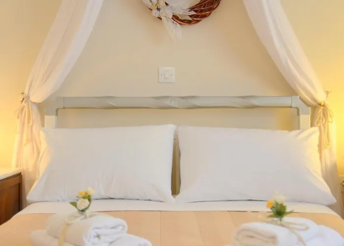 Gemilos Nook * Adamantas (Milos)